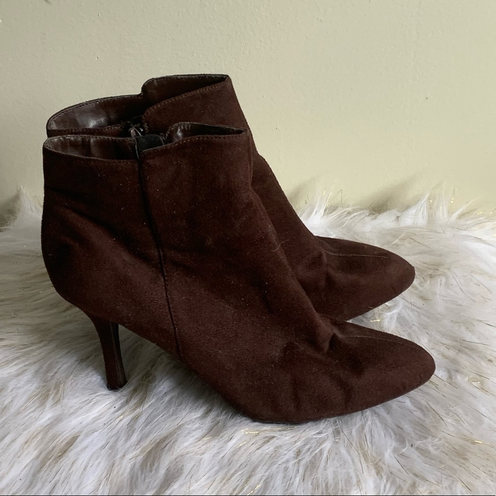 Chinese Laundry Sonesta brown suede boots